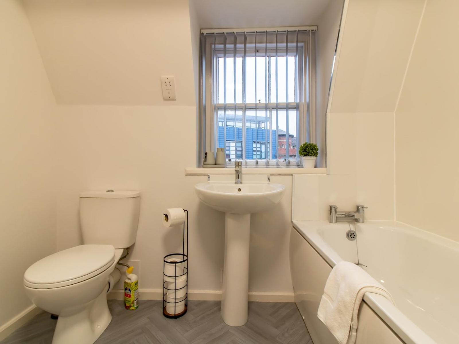 Stylish Maisonette Newcastle Pass The Keys Exterior photo